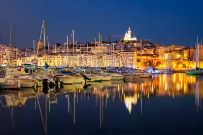 Port de Marseille la nuit